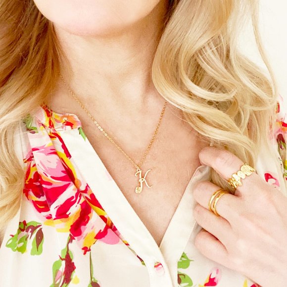 Letter Flower Necklace - Letter P - Picture 5 of 8